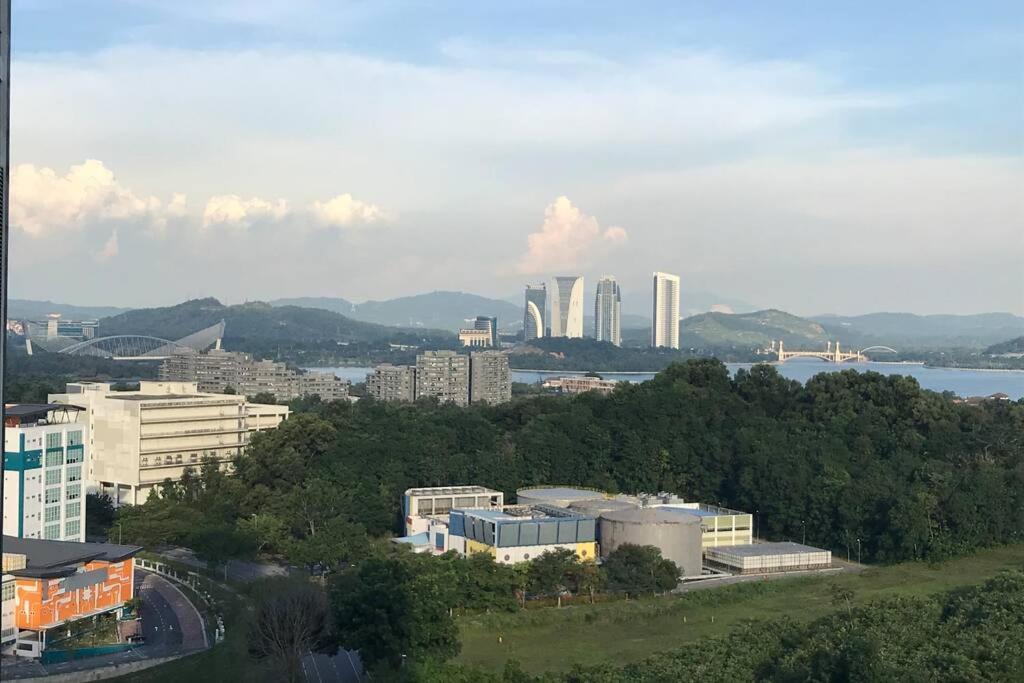 Cybersquare Lakeview With Netflix And Disney Hotstar Cyberjaya Exterior photo